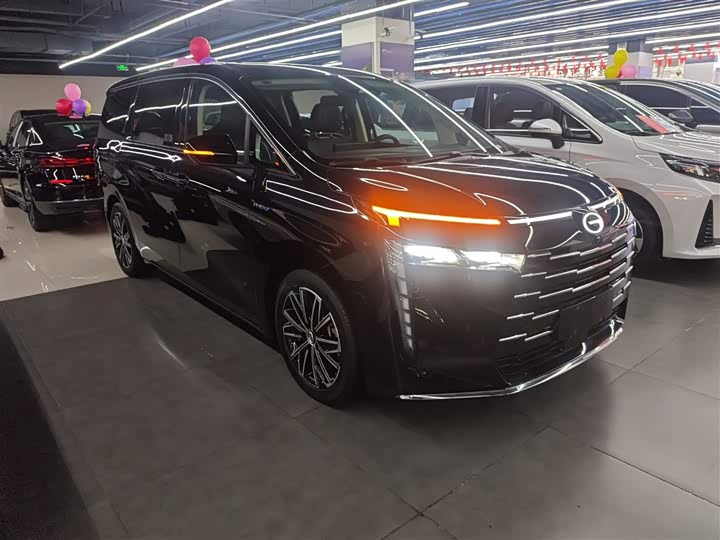 Фото 4 - GAC Trumpchi E8