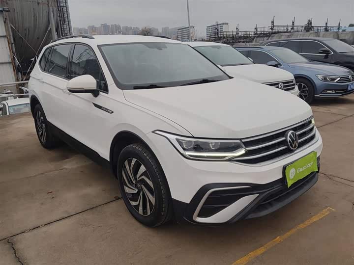 Фото 4 - Volkswagen Tiguan L Pro