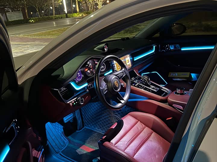 Фото 7 - Porsche Panamera