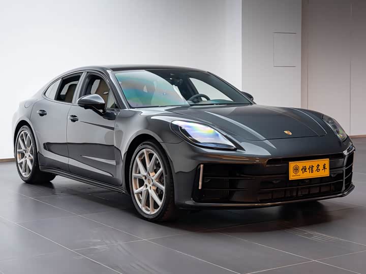 Фото 3 - Porsche Panamera