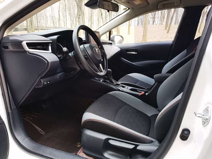 Фото 5 - Toyota Corolla