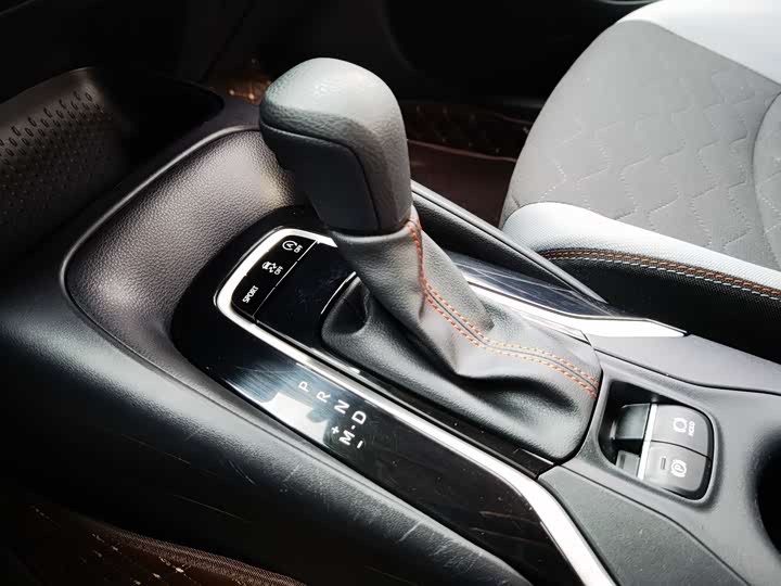 Фото 8 - Toyota Corolla