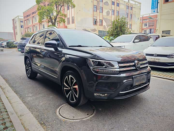 Фото 3 - Volkswagen Tharu