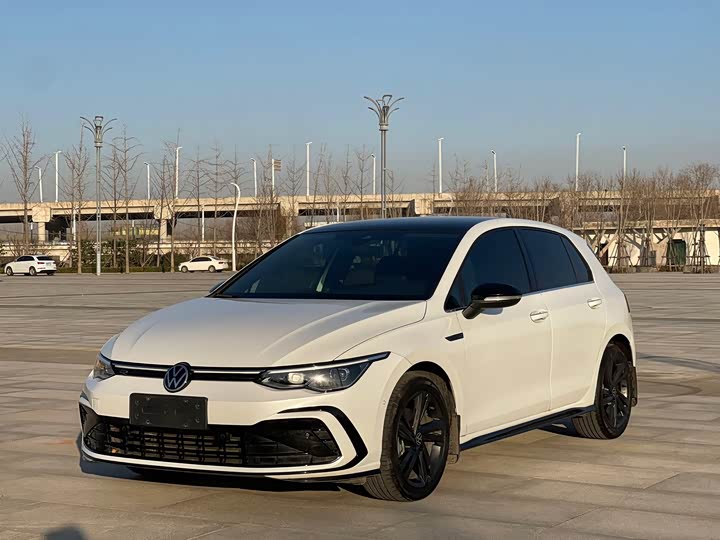 Фото 1 - Volkswagen Golf