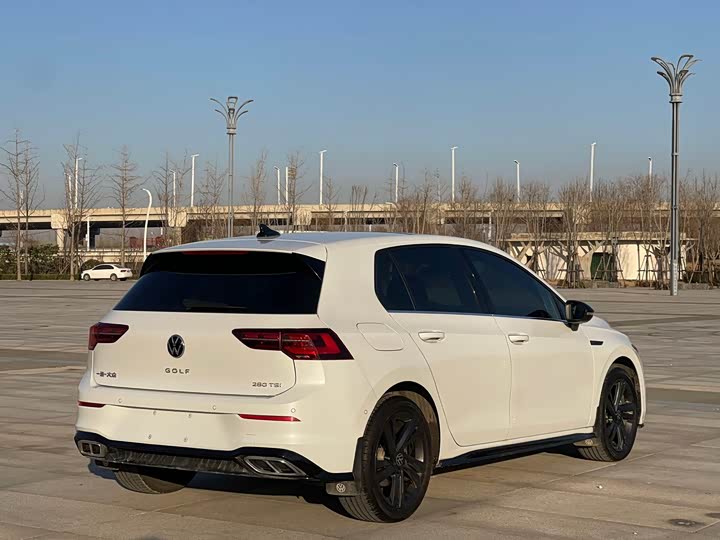 Фото 5 - Volkswagen Golf