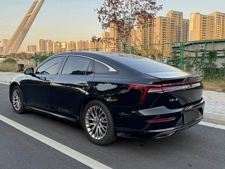 Фото 6 - Bestune B70