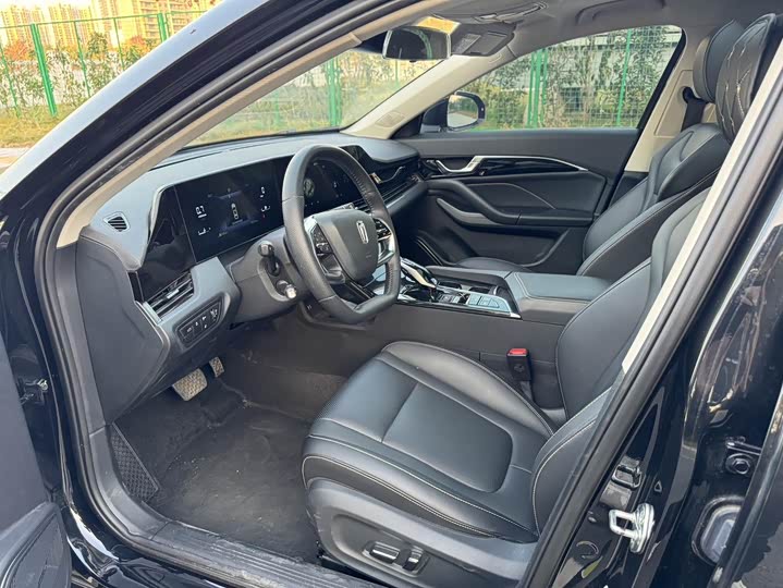 Фото 8 - Bestune B70