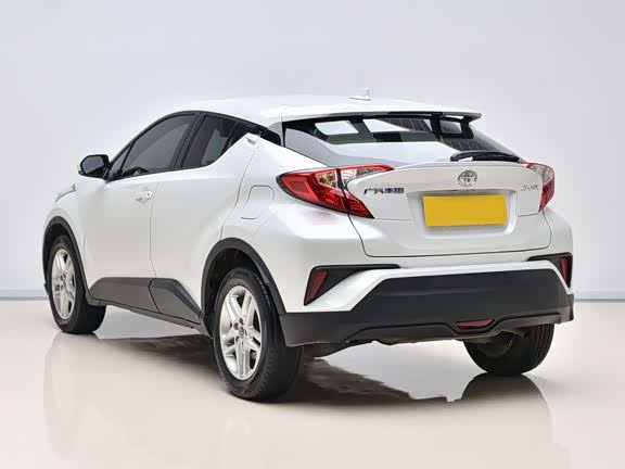 Фото 4 - Toyota C-HR