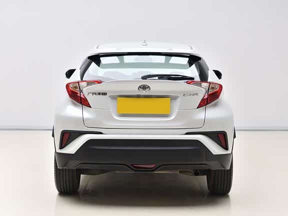 Фото 5 - Toyota C-HR