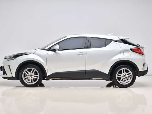 Фото 7 - Toyota C-HR