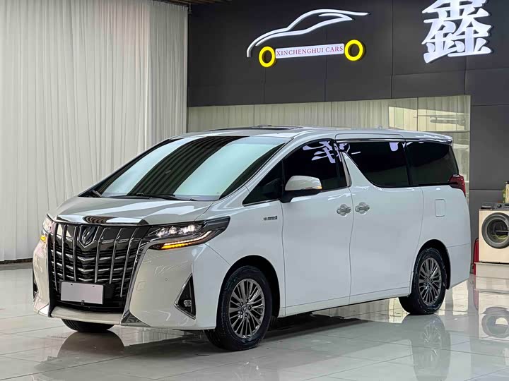 Фото 1 - Toyota Alphard