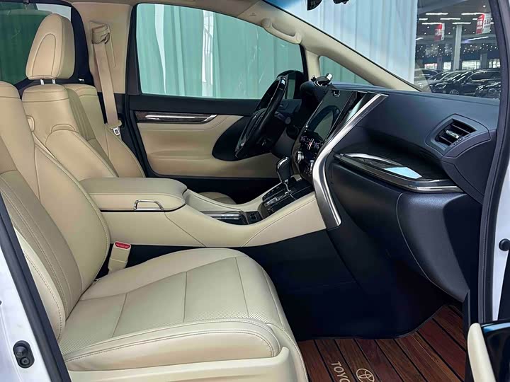 Фото 8 - Toyota Alphard