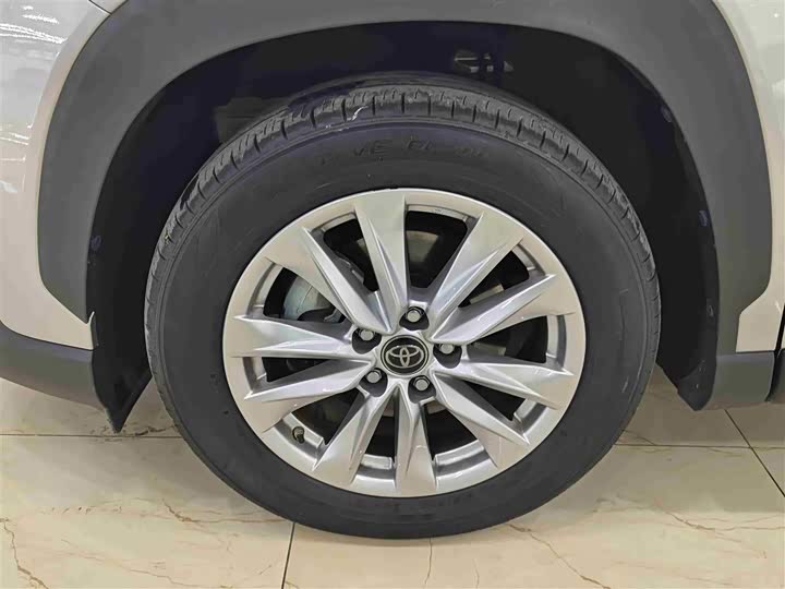 Фото 8 - Toyota Corolla Cross