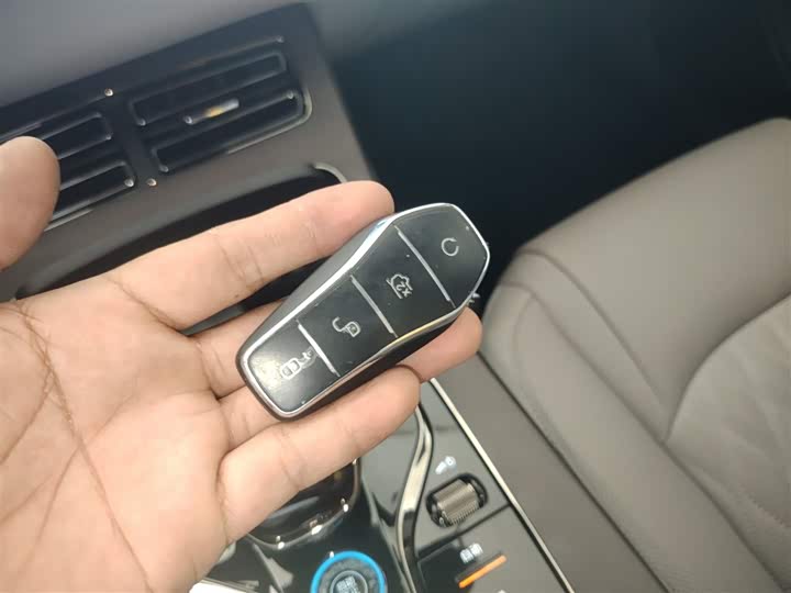 Фото 9 - BYD Han