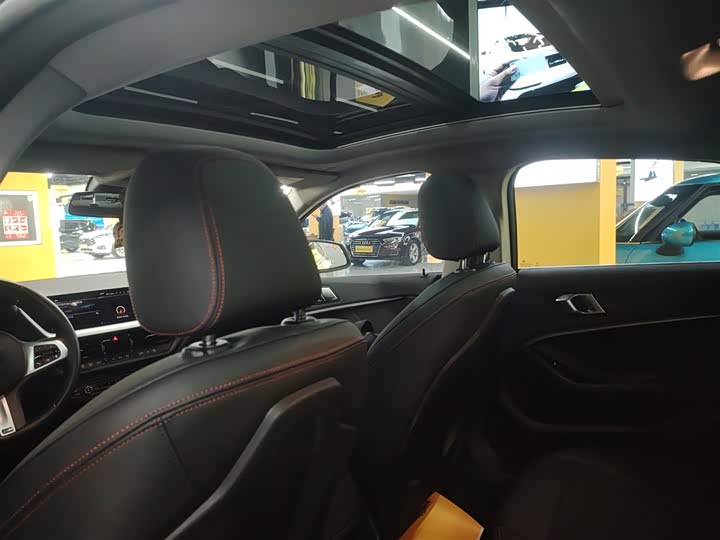 Фото 8 - BMW 2 Series