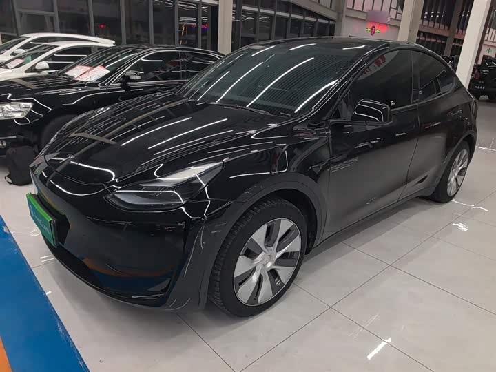 Фото 2 - Tesla Model Y