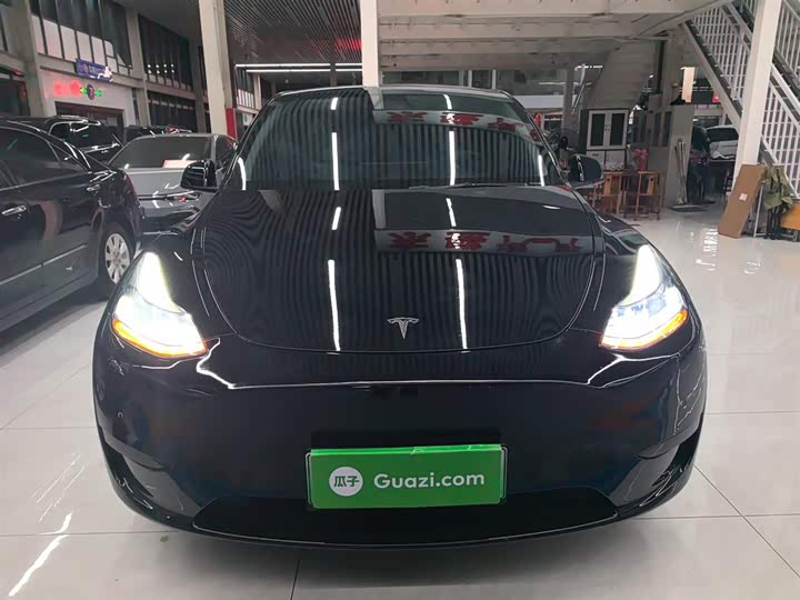 Фото 3 - Tesla Model Y