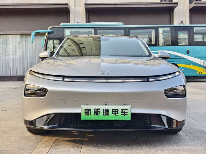 Фото 2 - XPeng P7