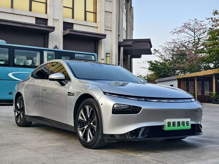 Фото 3 - XPeng P7