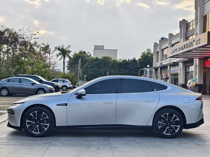 Фото 4 - XPeng P7