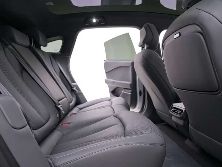 Фото 2 - XPeng F57