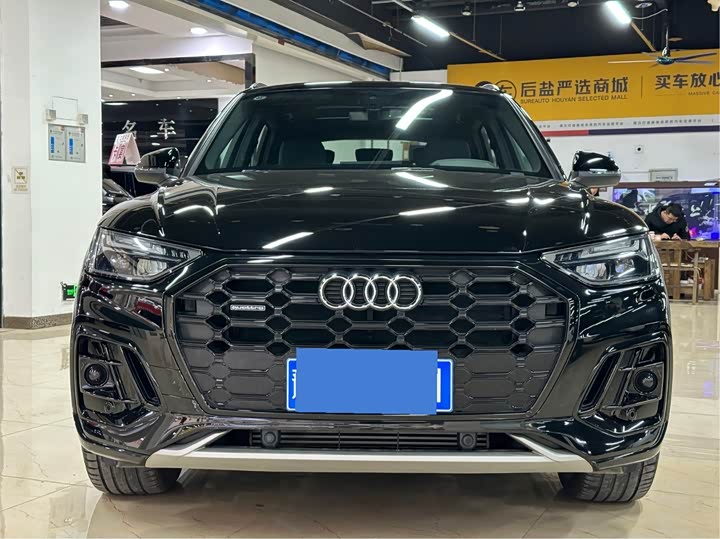 Фото 2 - Audi Q5L