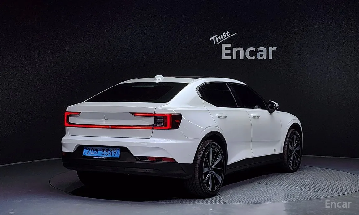 Фото 2 - Polestar 2