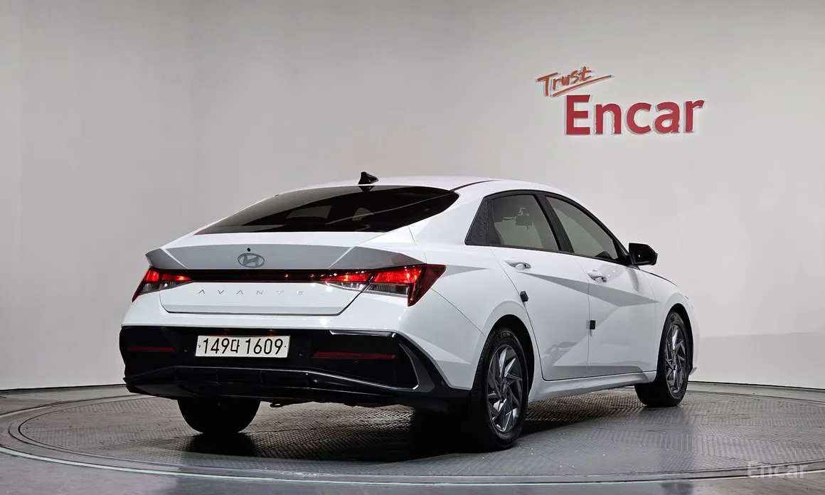 Фото 2 - Hyundai Avante