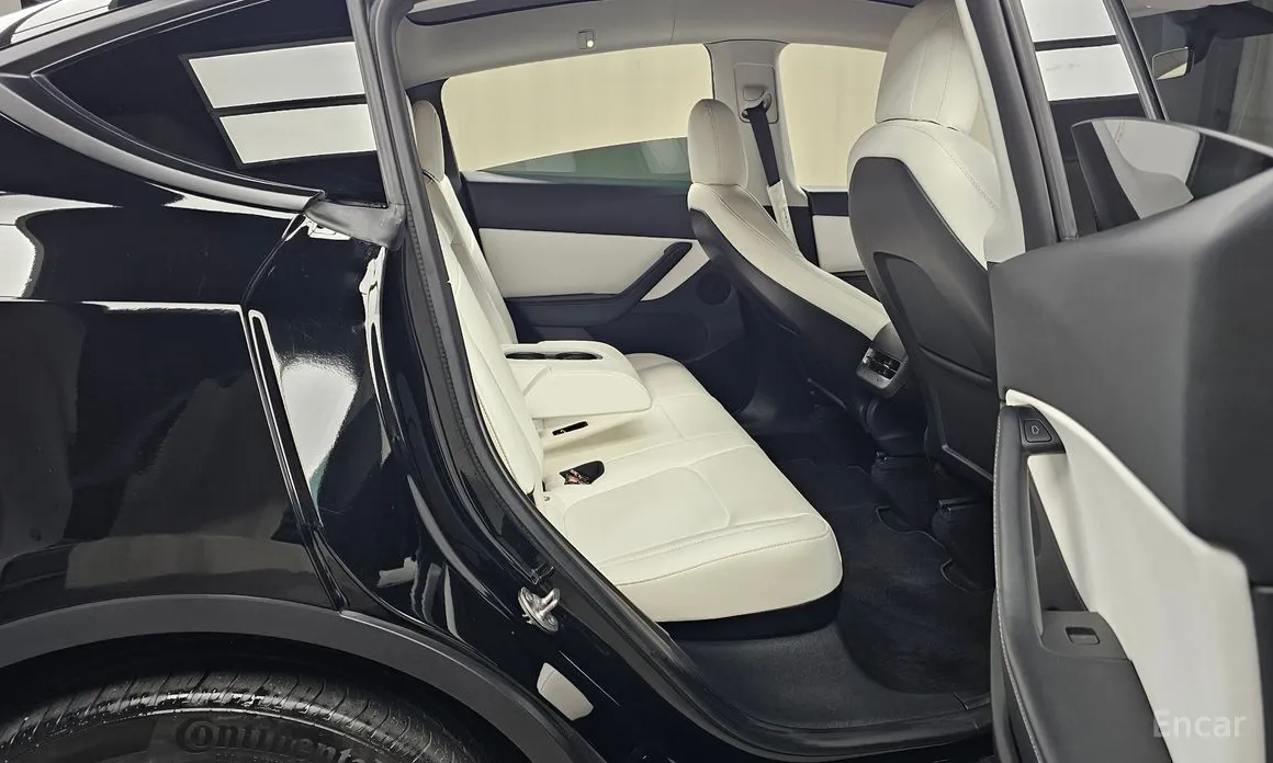 Фото 12 - Tesla Model Y