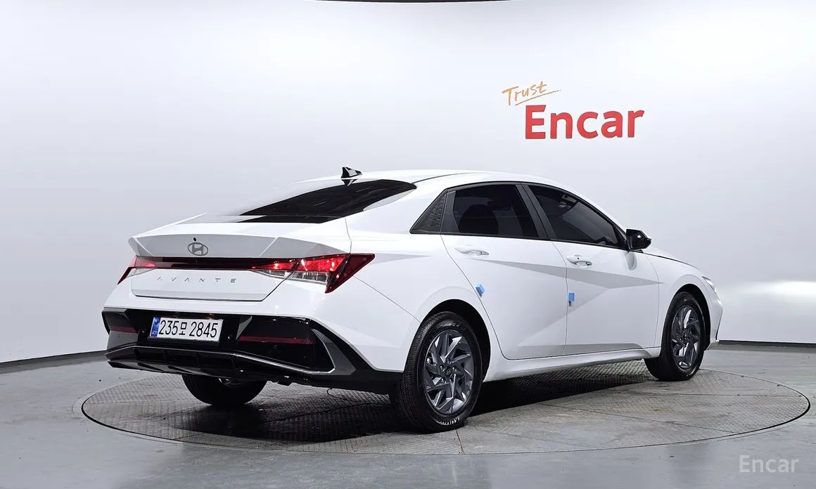 Фото 2 - Hyundai Avante