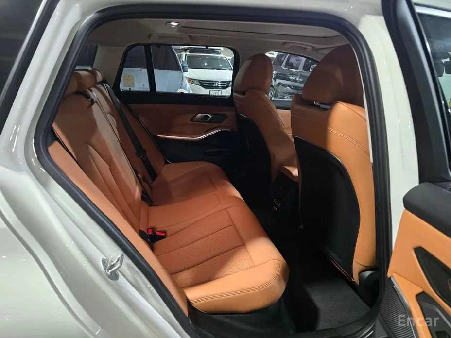 Фото 10 - BMW 3 Series