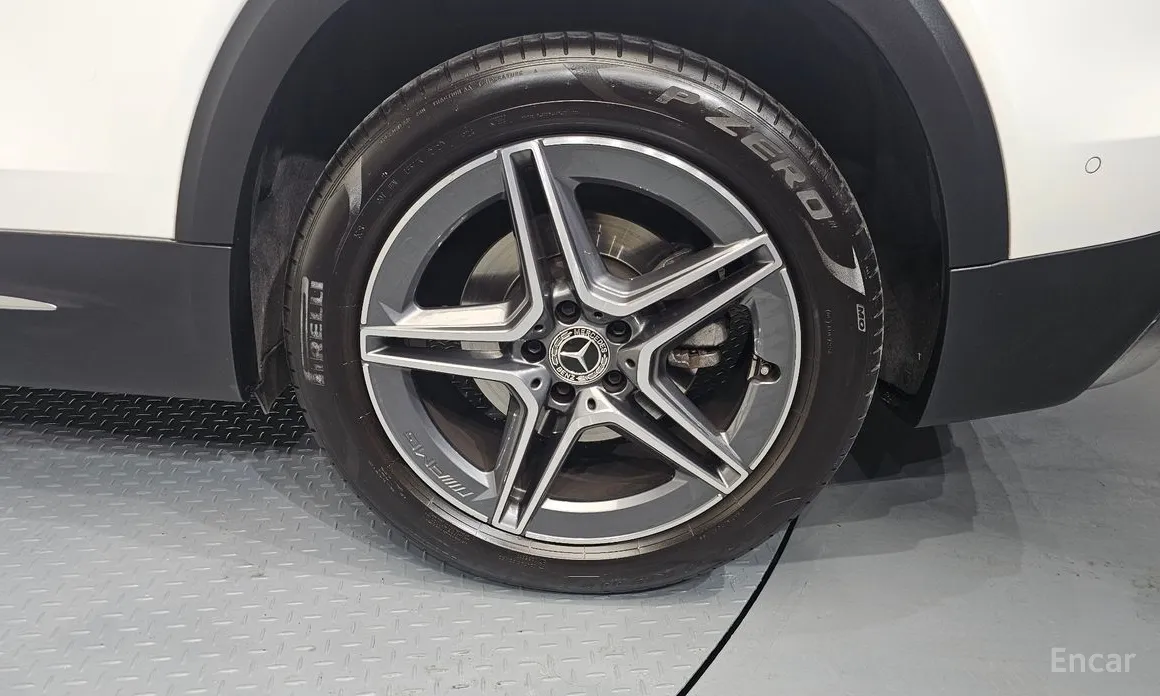 Фото 5 - Mercedes-Benz GLB-Class