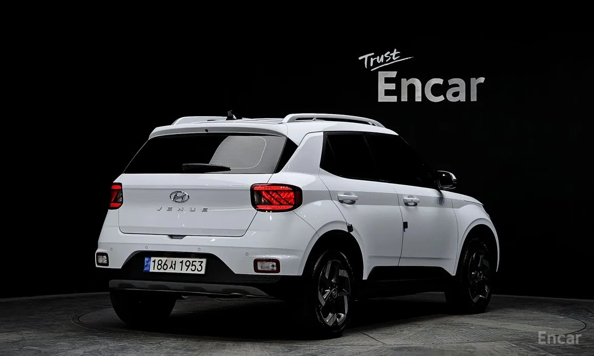 Фото 2 - Hyundai Venue