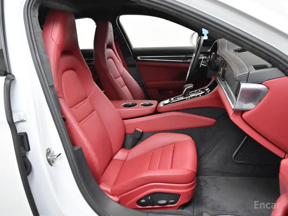 Фото 10 - Porsche Panamera