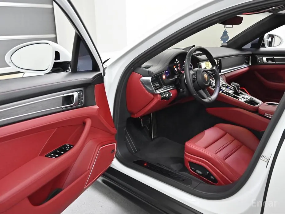 Фото 11 - Porsche Panamera