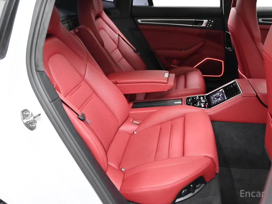 Фото 12 - Porsche Panamera