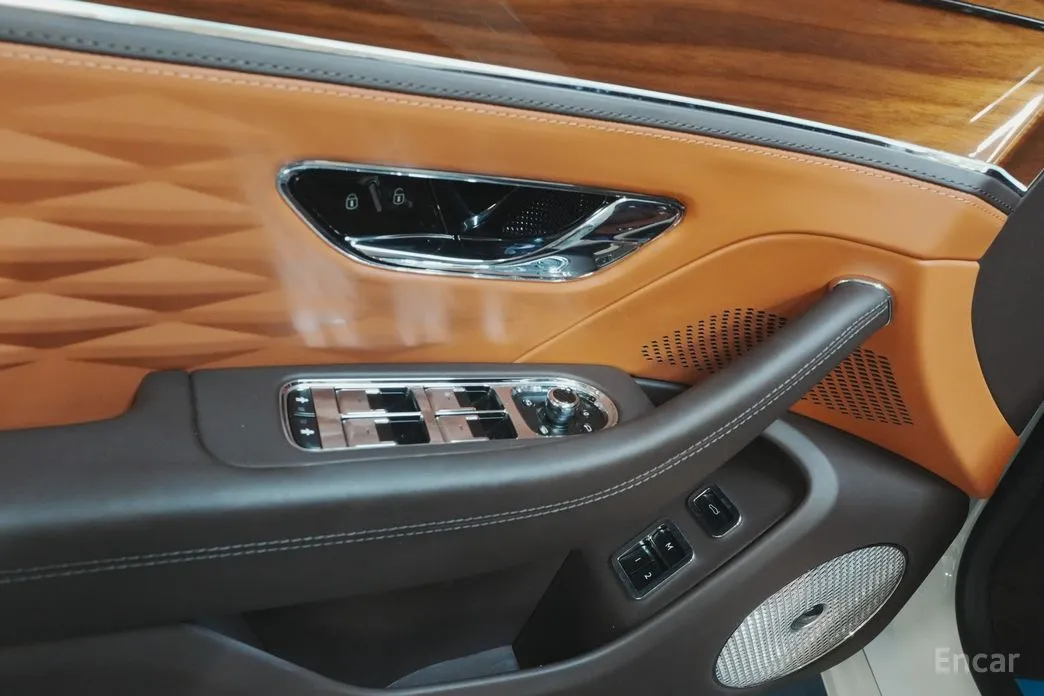 Фото 19 - Bentley Flying Spur