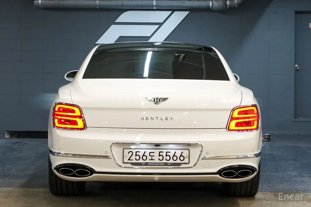 Фото 4 - Bentley Flying Spur