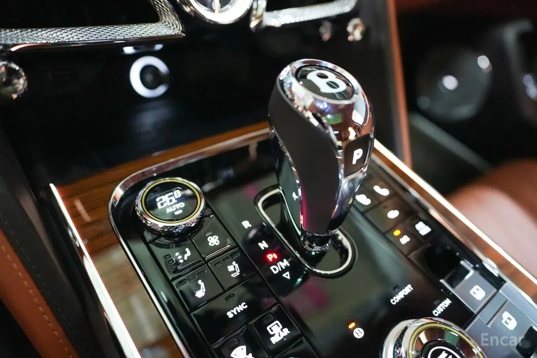 Фото 9 - Bentley Flying Spur