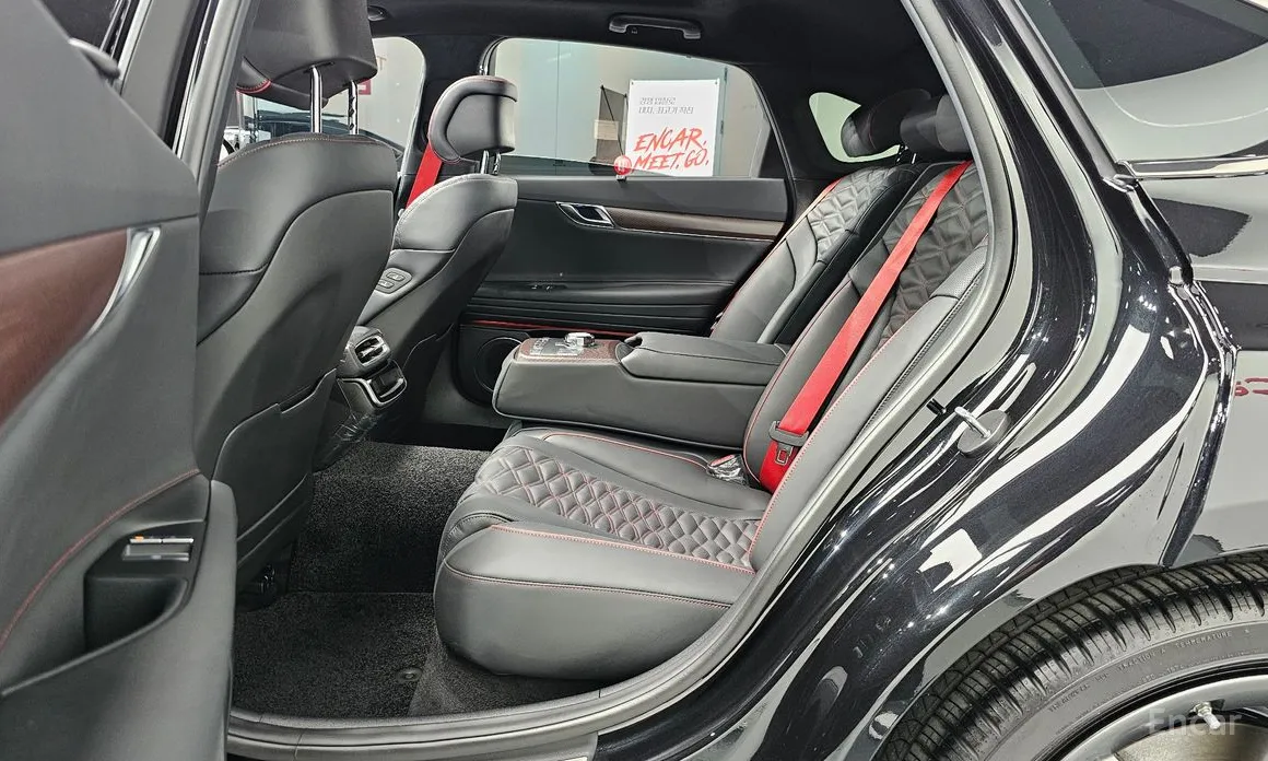 Фото 12 - Genesis G80