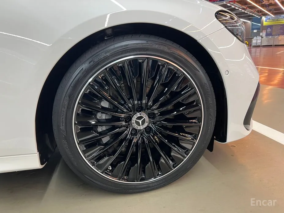 Фото 8 - Mercedes-Benz E-Class