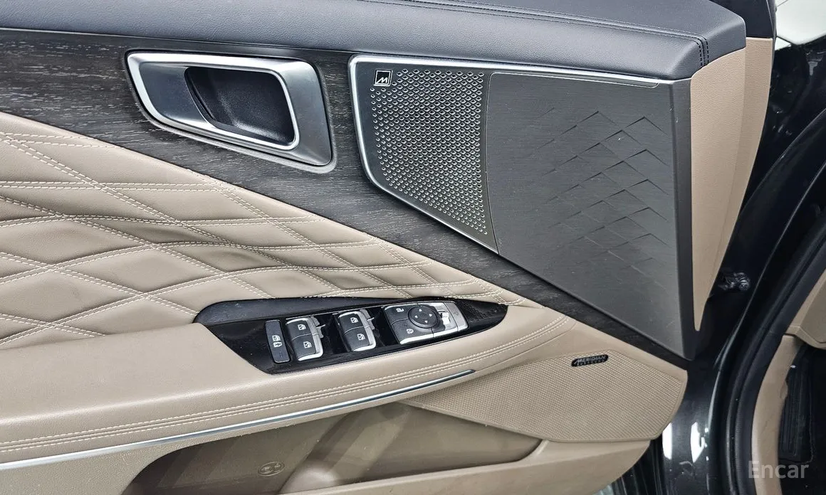 Фото 17 - Kia K8