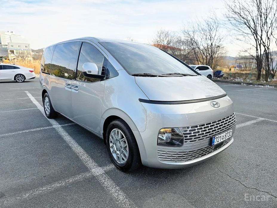 Фото 2 - Hyundai Staria