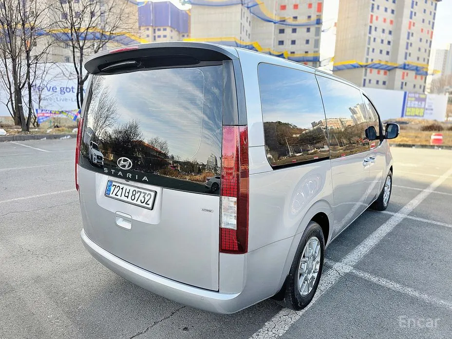 Фото 6 - Hyundai Staria