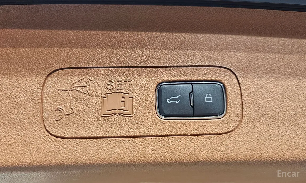 Фото 20 - Lincoln Aviator