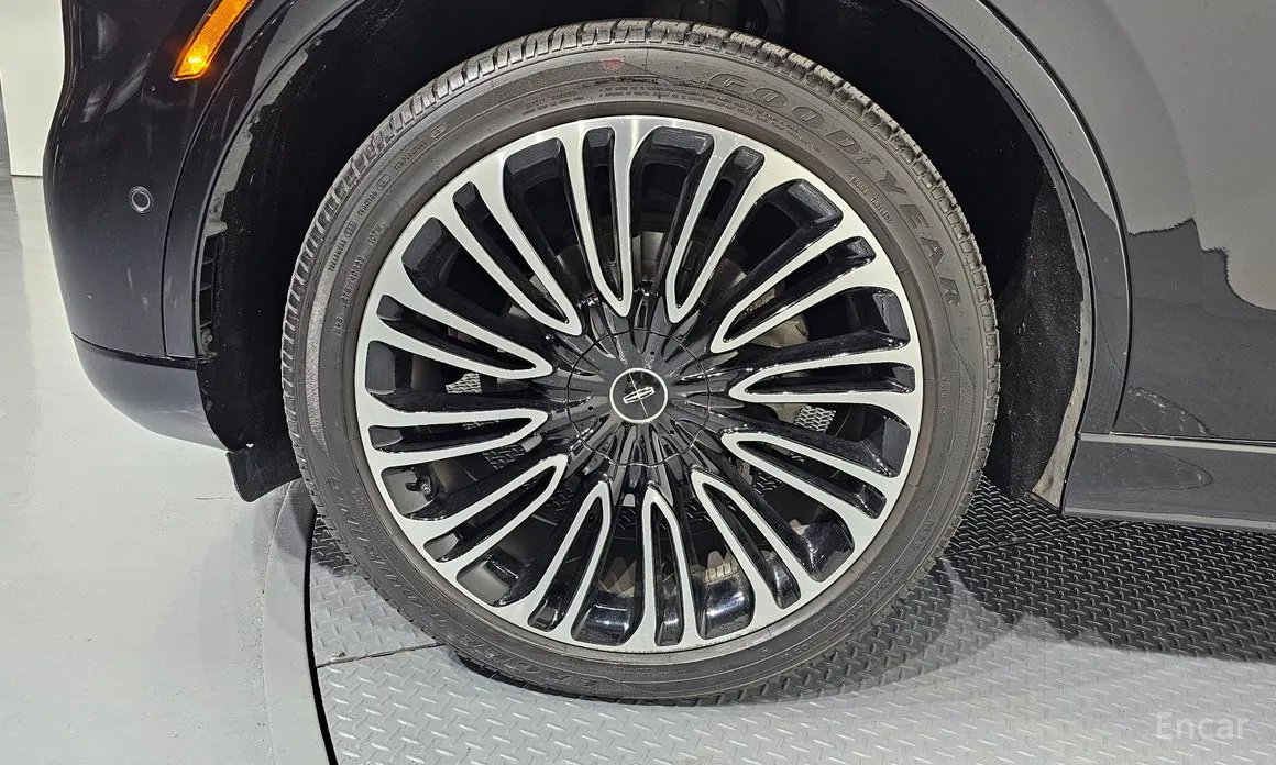 Фото 5 - Lincoln Aviator