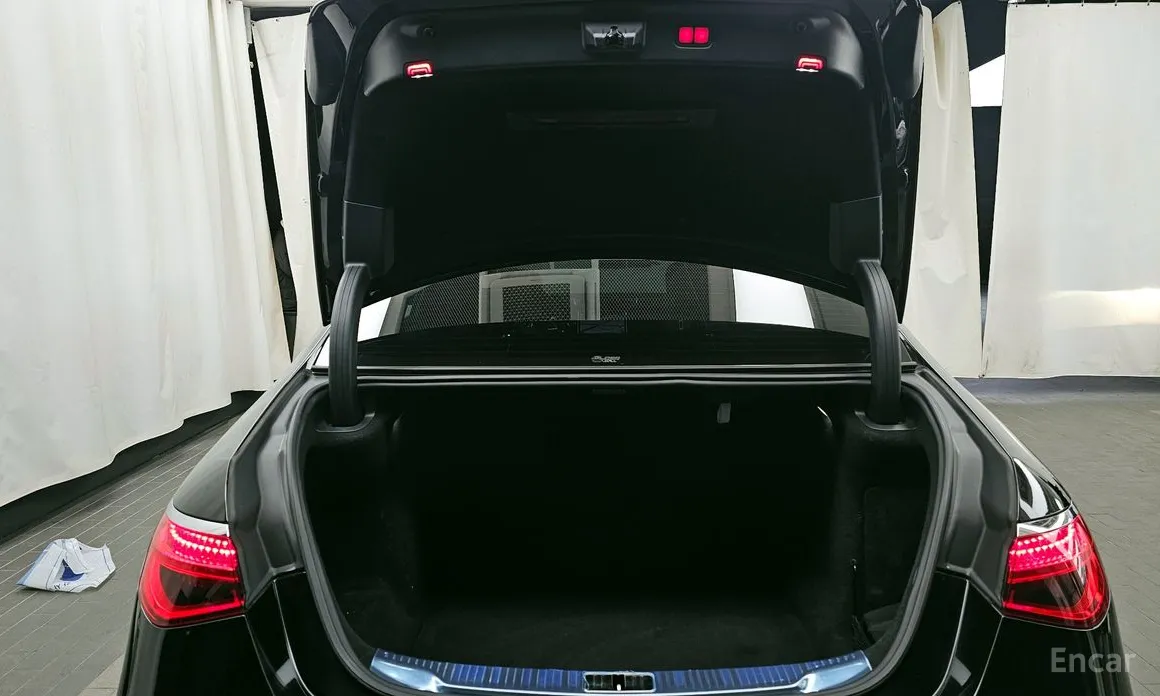 Фото 20 - Mercedes-Benz S-Class