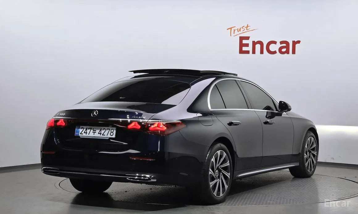 Фото 2 - Mercedes-Benz E-Class