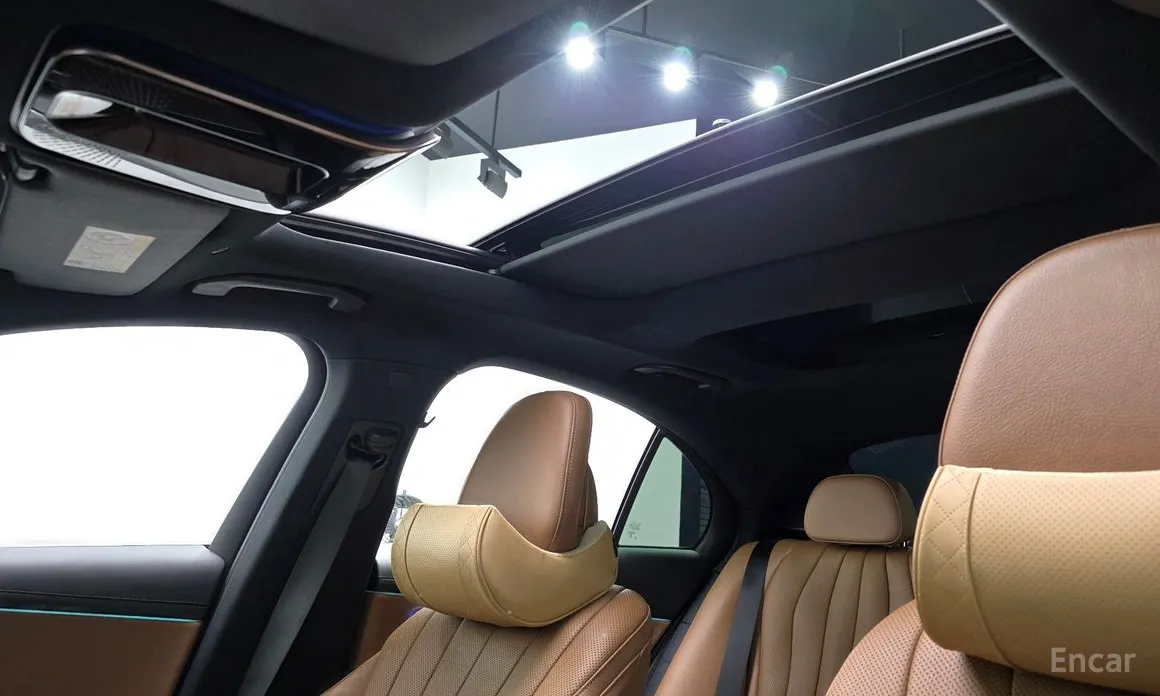 Фото 20 - Mercedes-Benz E-Class