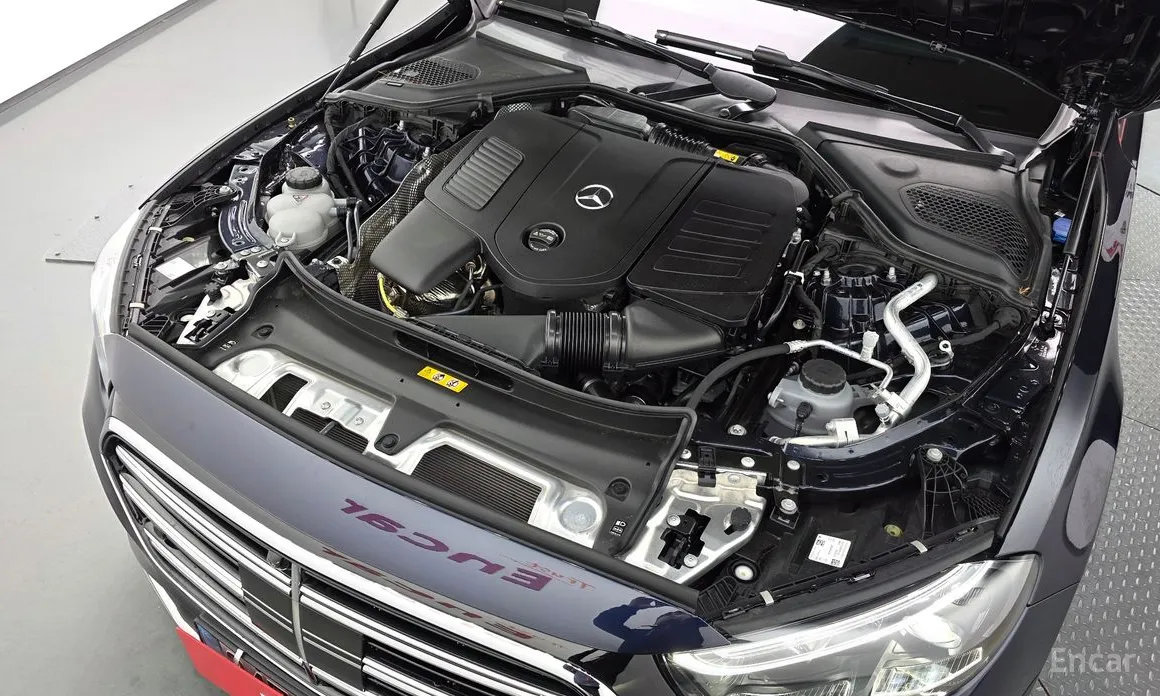 Фото 6 - Mercedes-Benz E-Class